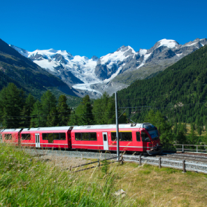 Met de trein naar Zwitserland shutterstock 312303515