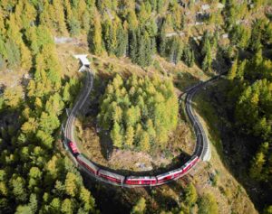 Treinen door Europa shutterstock 2633811327