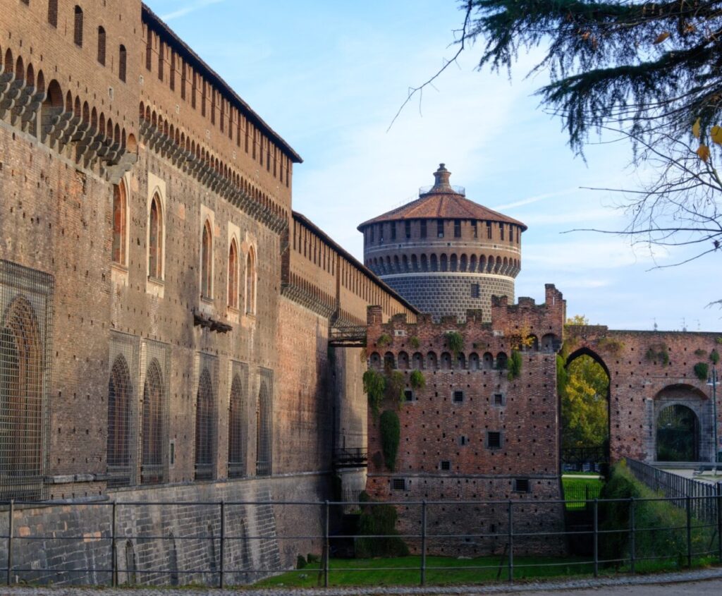 Italie per trein Milaan shutterstock 2714301325